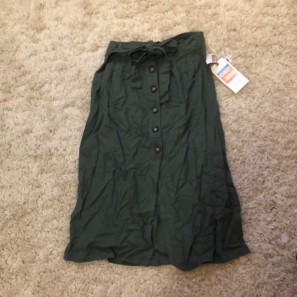 Army green mid-length skirt.